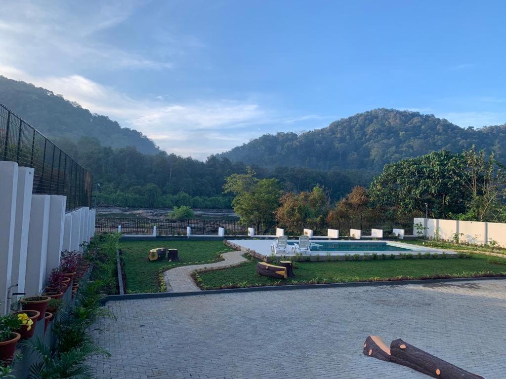 Seeheim Resorts Athirappilly Exterior foto